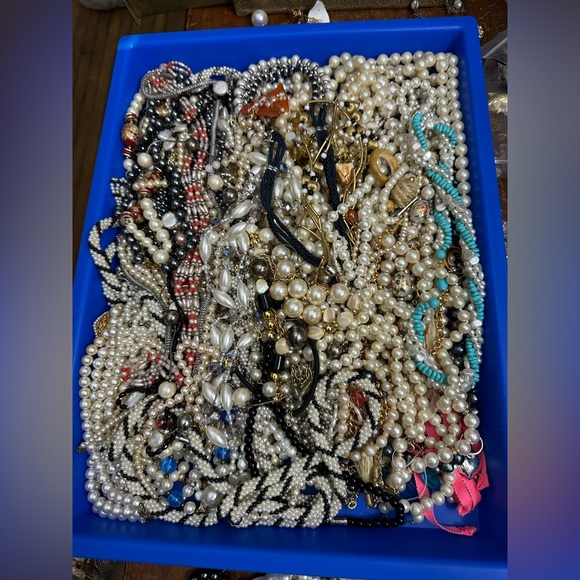 VINTAGE PEARLS JEWELRY “WONDERS FOUND” FOR A POSHMARK SHOW ONLY 2/7/26 at 1900ET